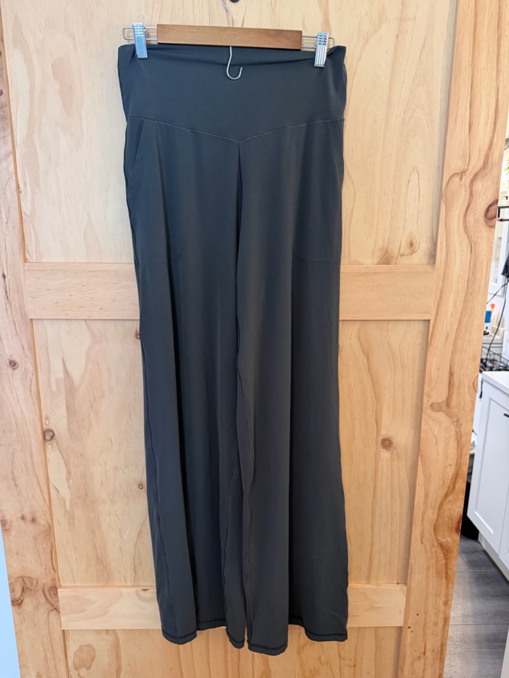 OFFLINE By Aerie Real Me XTRA High
Waisted Trouser Smoked Gray Large